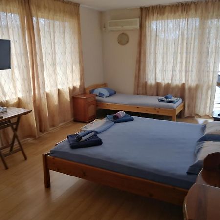 Guest House "Zora - Sarafovo" Burgas Exterior photo