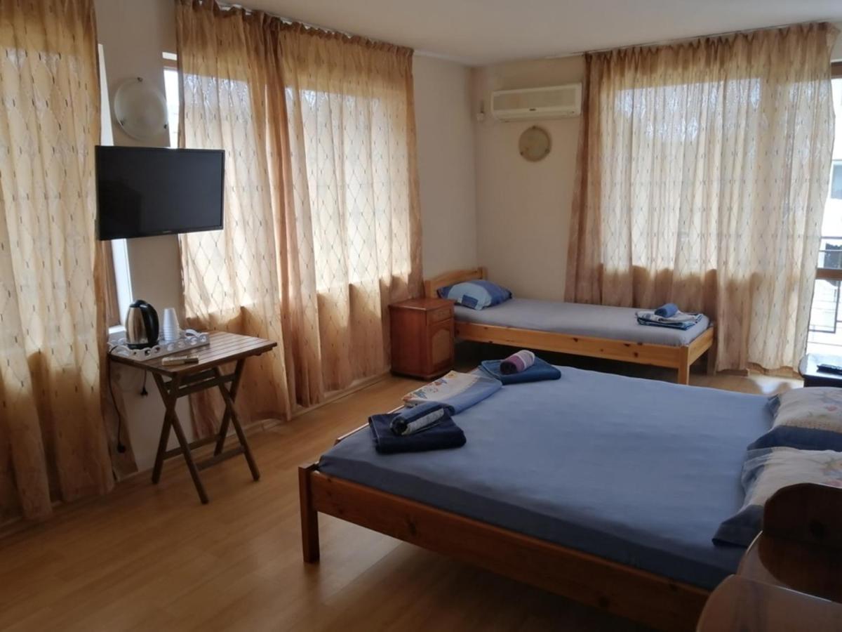 Guest House "Zora - Sarafovo" Burgas Exterior photo