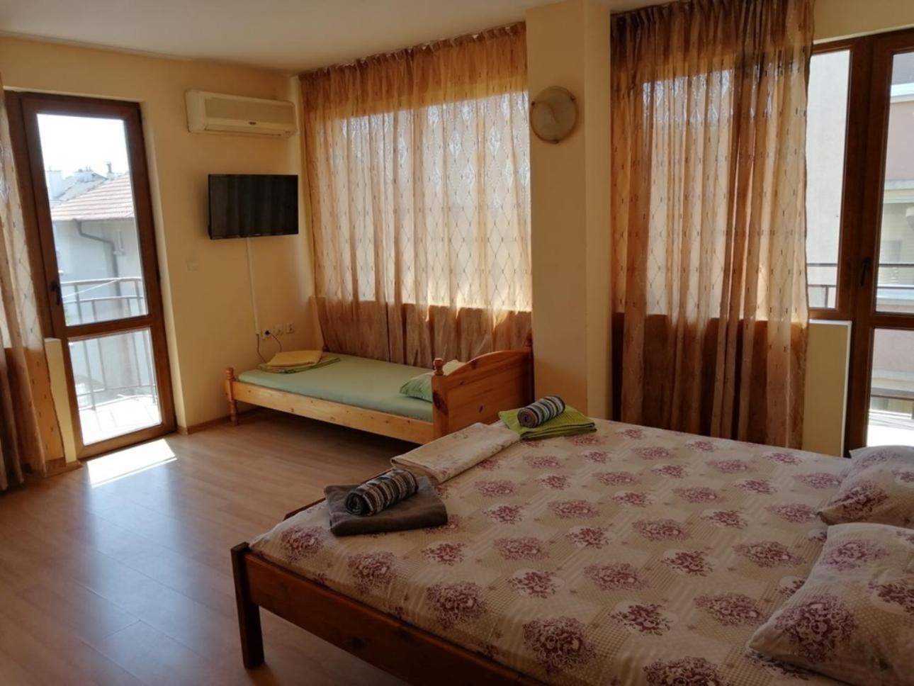 Guest House "Zora - Sarafovo" Burgas Exterior photo