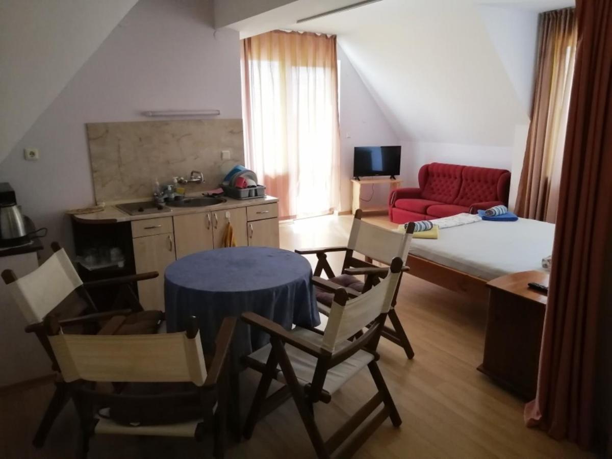 Guest House "Zora - Sarafovo" Burgas Exterior photo