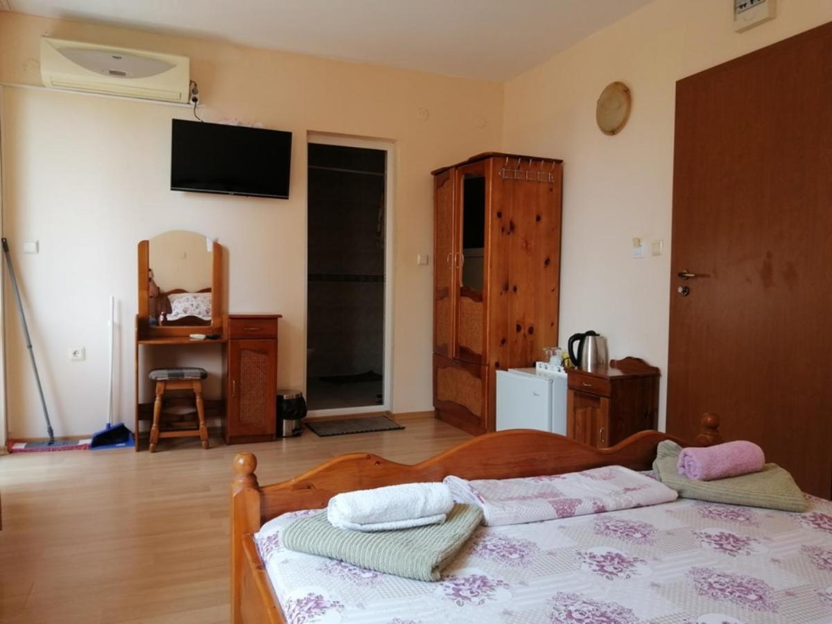 Guest House "Zora - Sarafovo" Burgas Exterior photo