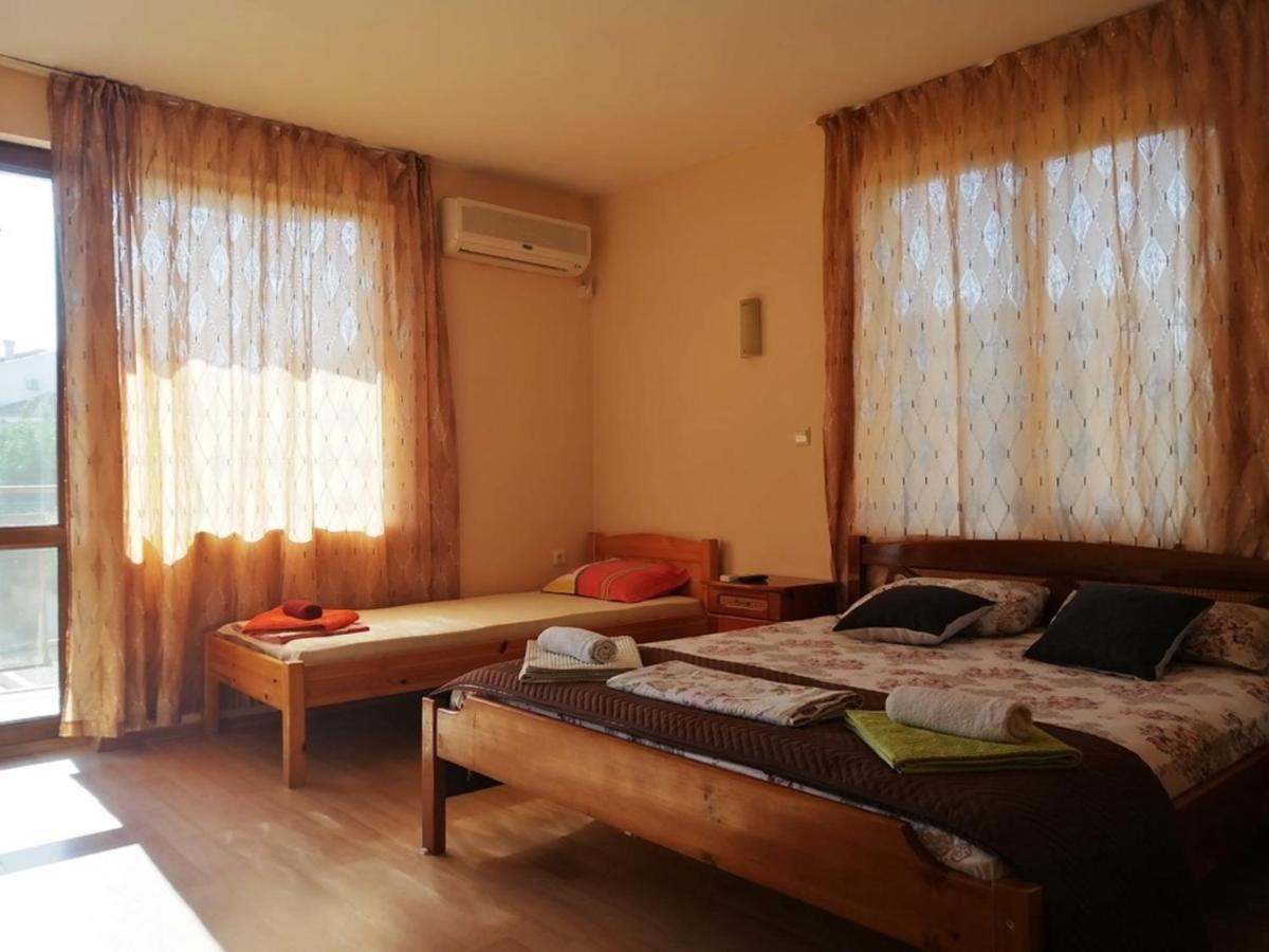 Guest House "Zora - Sarafovo" Burgas Exterior photo