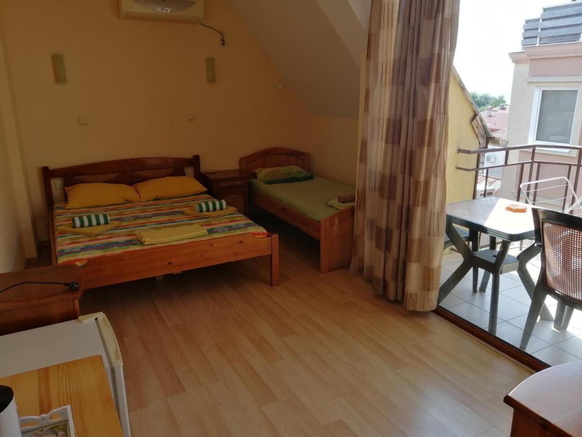 Guest House "Zora - Sarafovo" Burgas Exterior photo