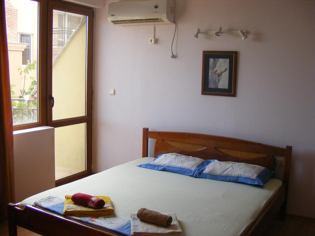 Guest House "Zora - Sarafovo" Burgas Exterior photo