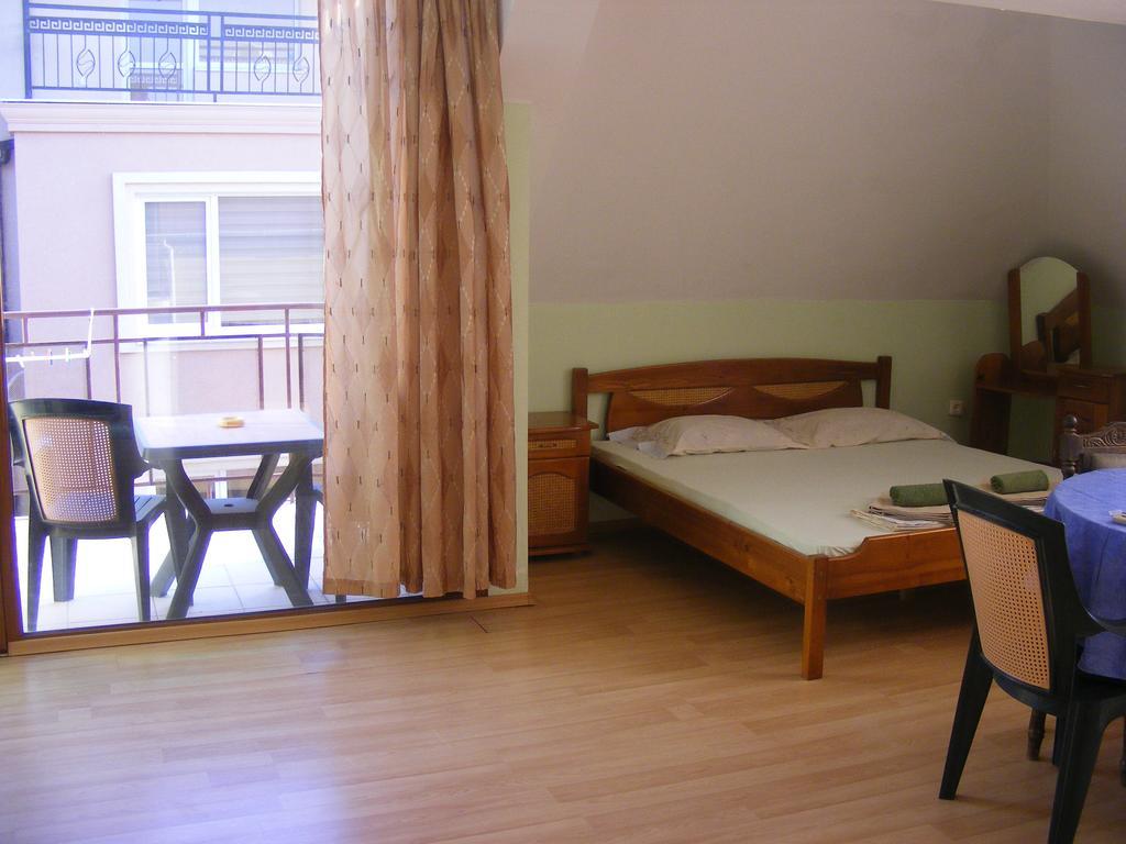Guest House "Zora - Sarafovo" Burgas Exterior photo