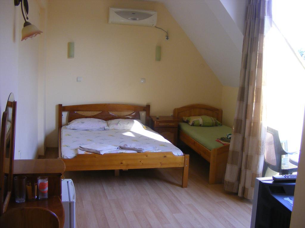 Guest House "Zora - Sarafovo" Burgas Exterior photo