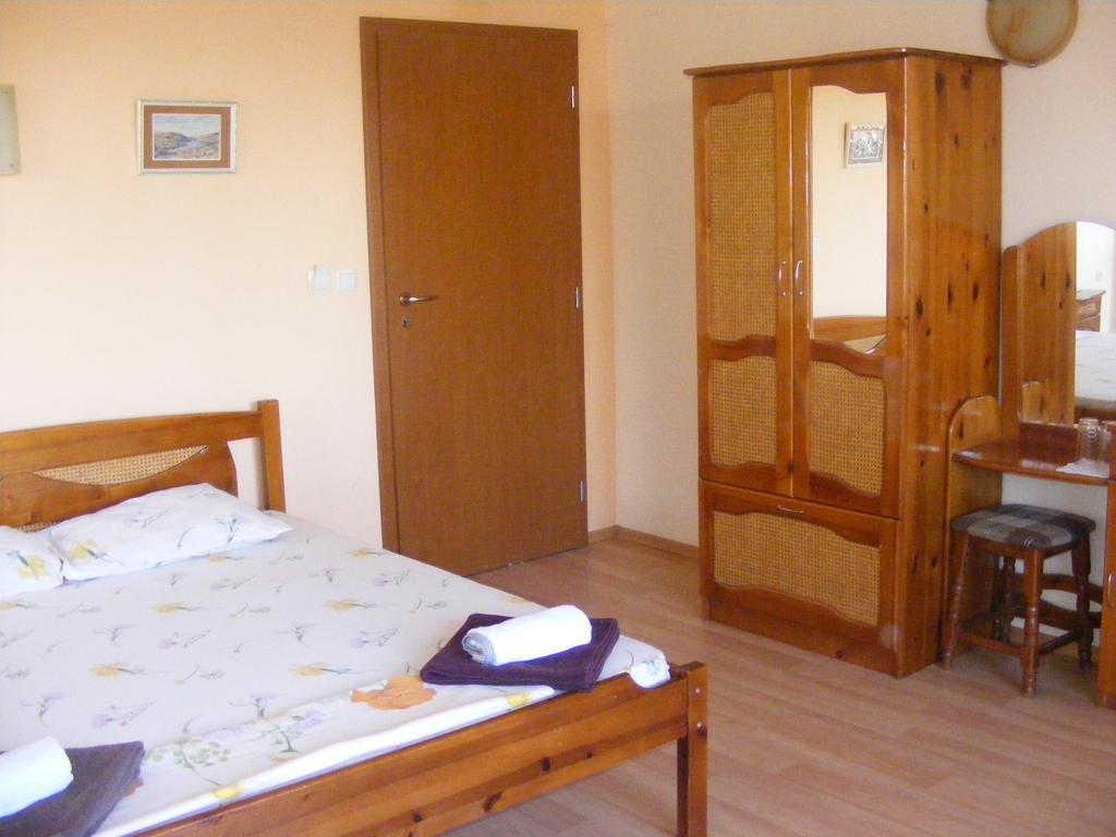 Guest House "Zora - Sarafovo" Burgas Exterior photo
