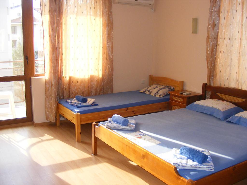 Guest House "Zora - Sarafovo" Burgas Exterior photo