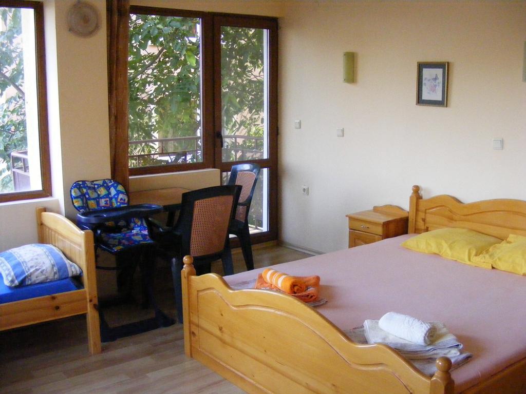 Guest House "Zora - Sarafovo" Burgas Exterior photo