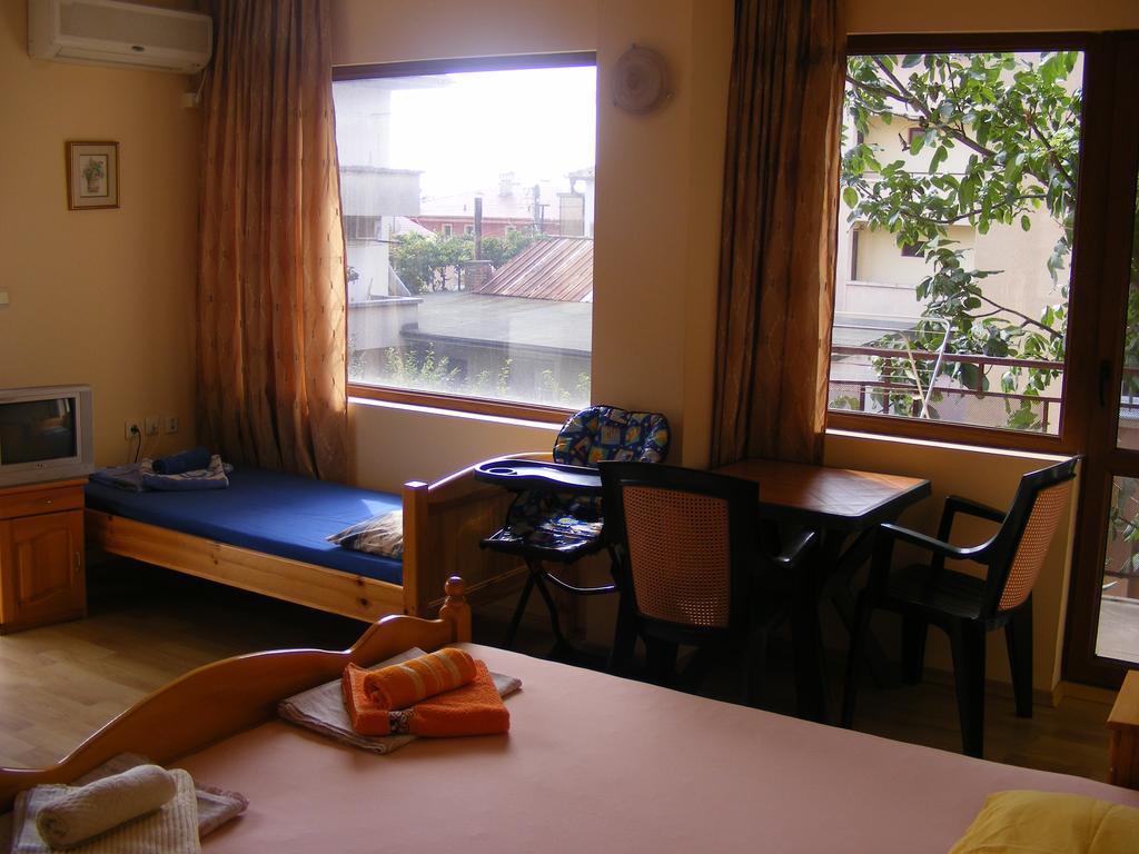 Guest House "Zora - Sarafovo" Burgas Exterior photo