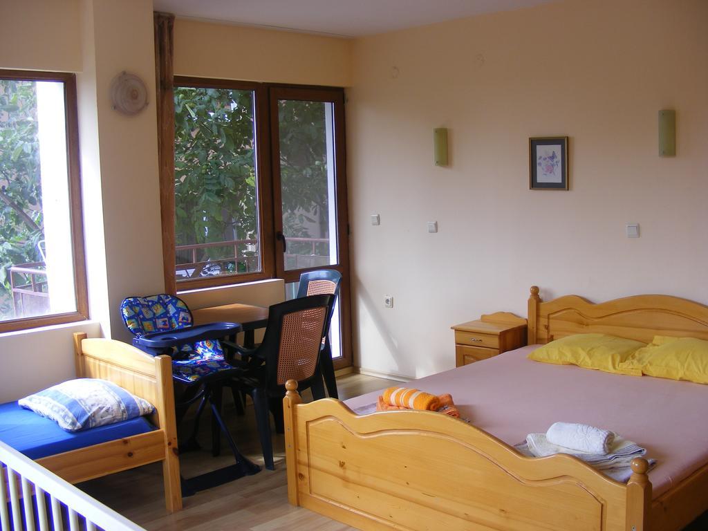 Guest House "Zora - Sarafovo" Burgas Exterior photo